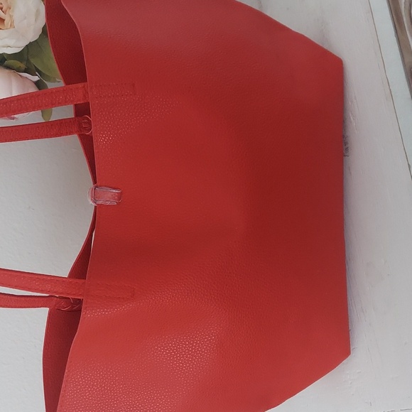 Badgley MISCHKA Red Designer Tote Bag with Crossbody Bag - Picture 4 of 6